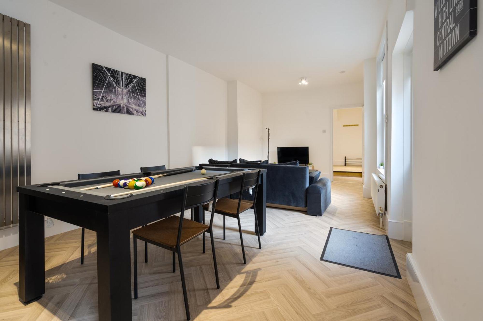 Pool Table High End 2-bedroom Long Term Appartamento Londra